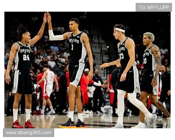 火箭惜败尼克斯赛后全评分解析