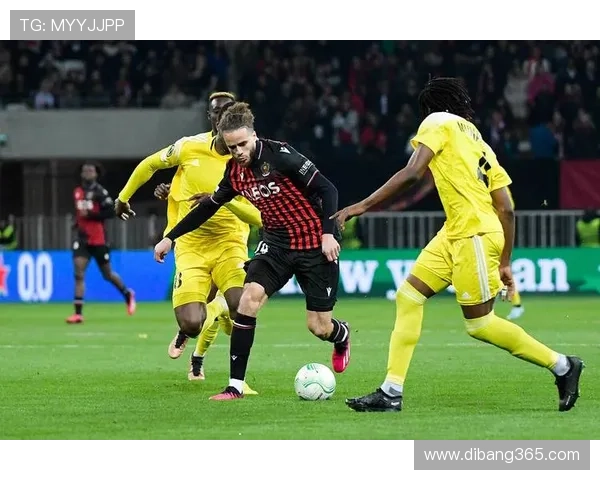 波黑居民出租阳台看球引热议 波黑居民出租阳台看球引热议